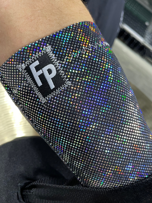Holographic Sleeves